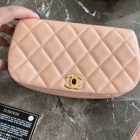 CHANEL Calfskin Quilted Coco Mail Clutch With Chain Light Pink ❌SOLD❌ - Picture 6 of 8